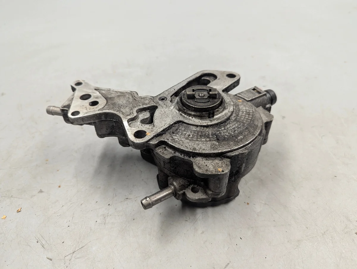 Alipainepumppu VW Jetta Golf V 1.9 TDI