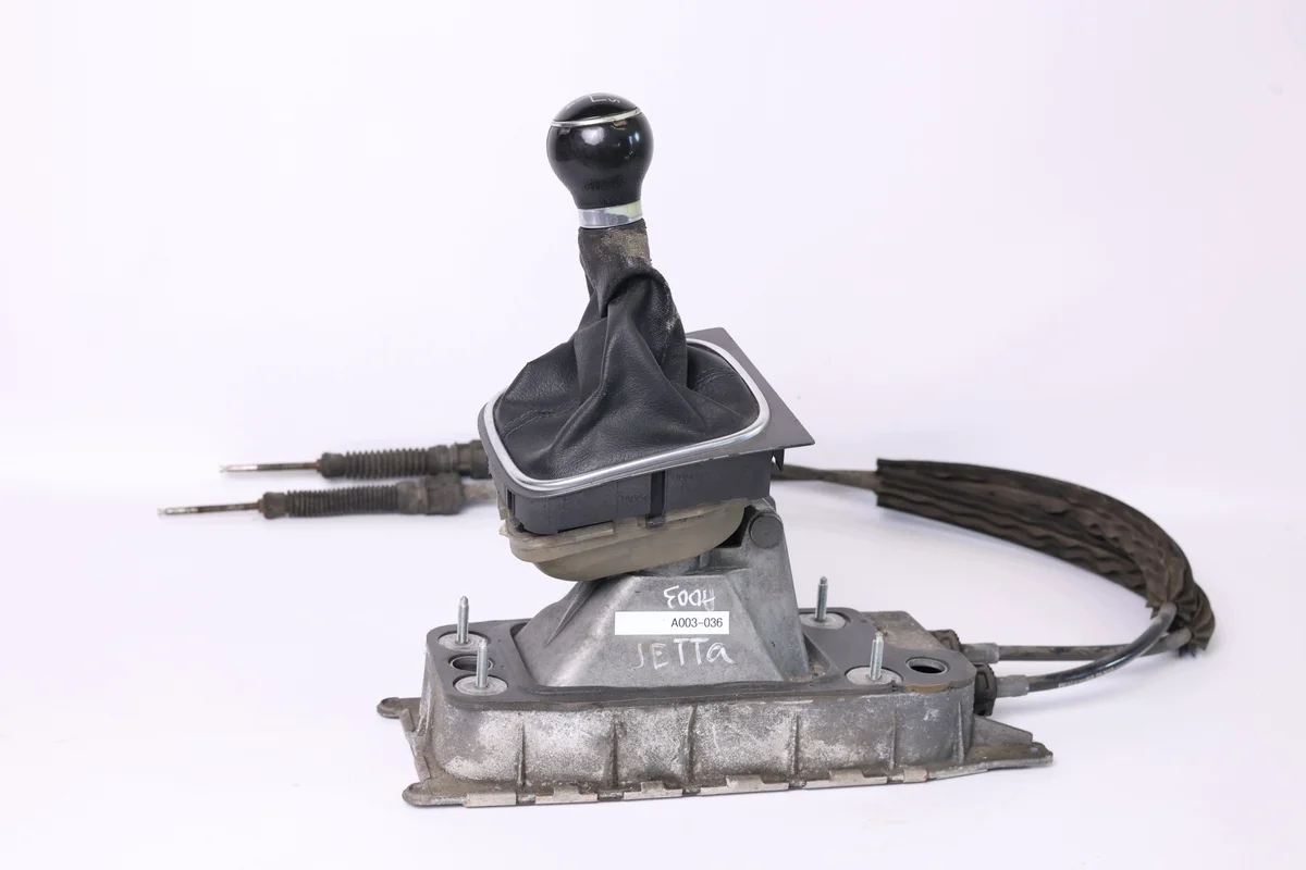 Alavanca Câmbio Jetta V 1.6 MPI Usada OEM 1KO711049BE