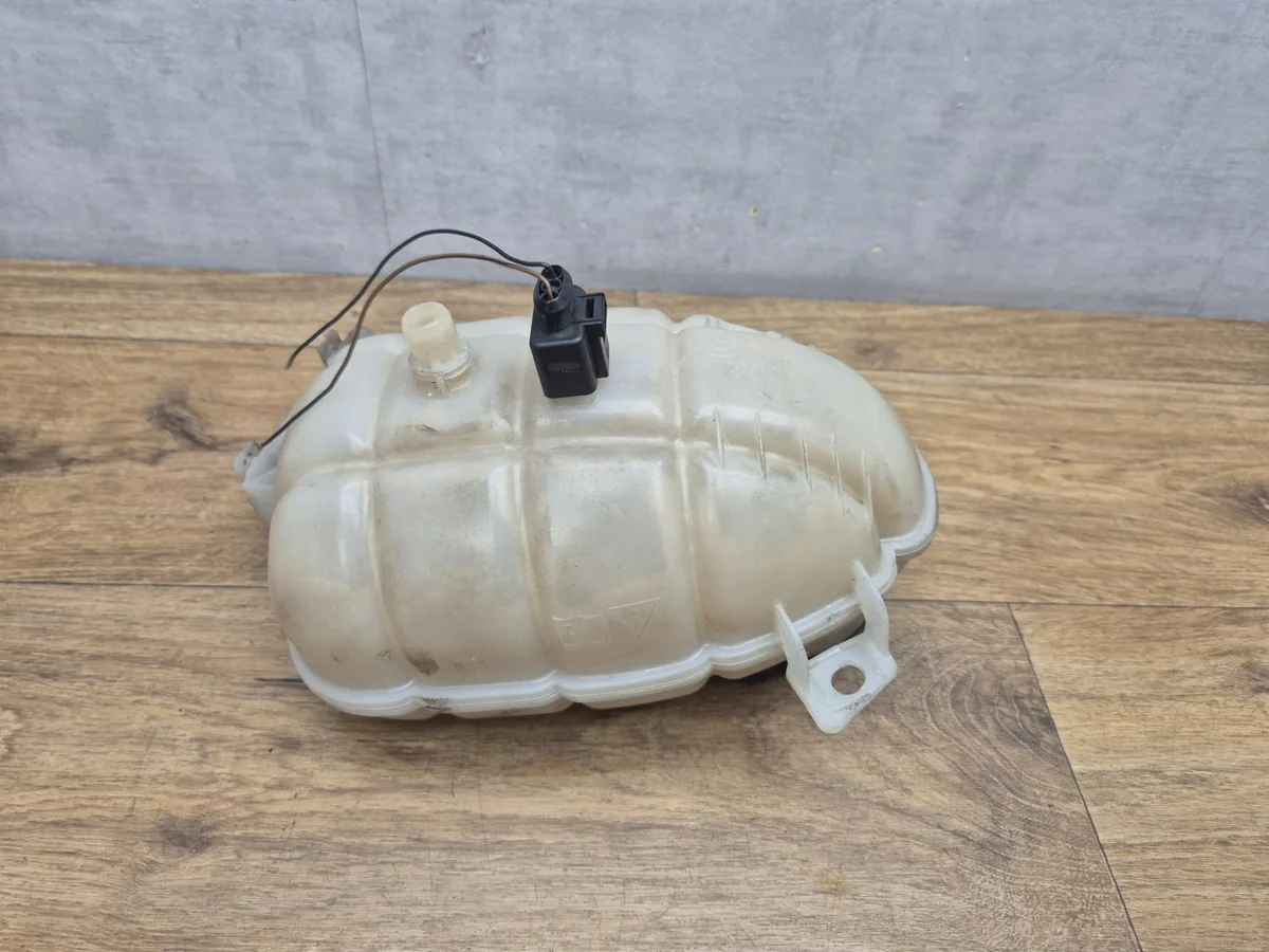 BMW Expansion Tank 7642160 image 4