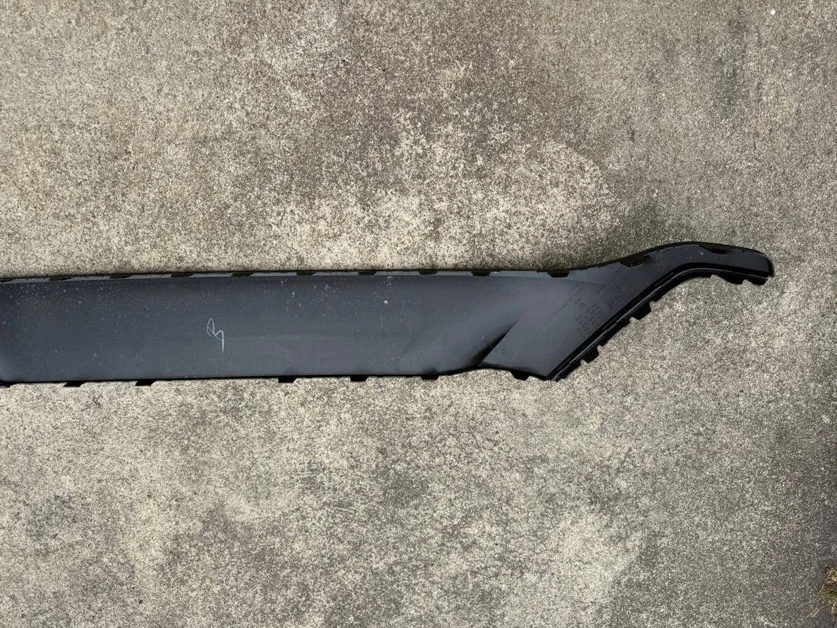 Embellecedor Parachoques Trasero VW T-ROC 2GA807725 rr image 3