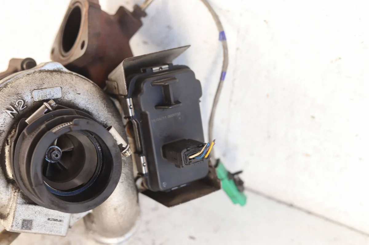 Turbocompressor Ford Mondeo MK4 2.2 TDCI Usado image 3
