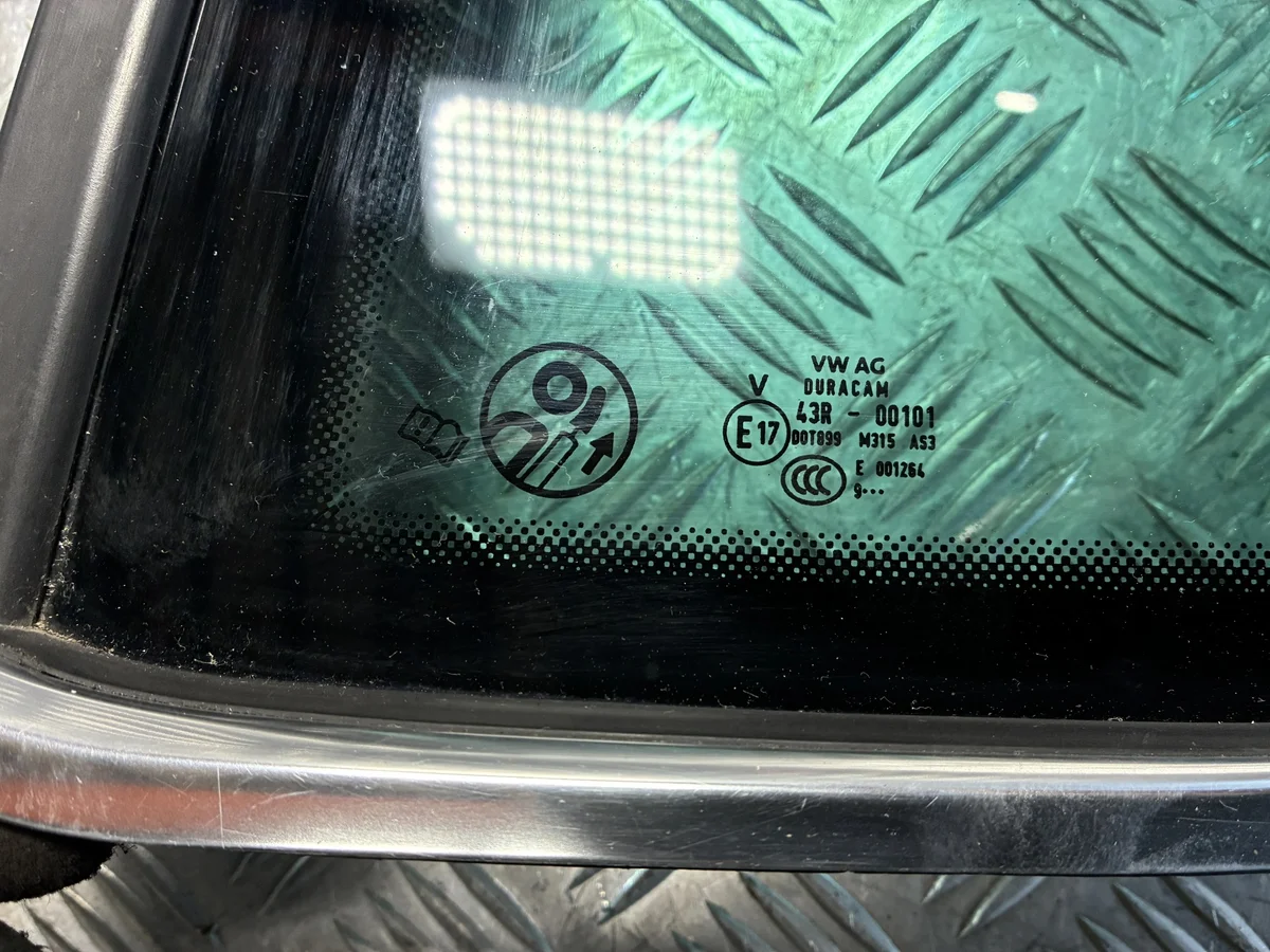 Bakruta Vänster SEAT ATECA 16- VW33838