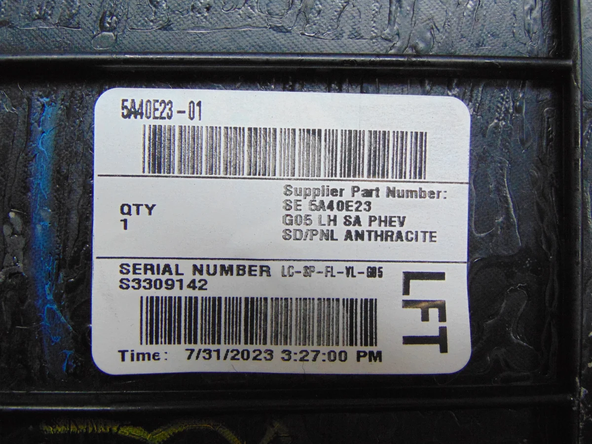 BMW X5 G05 vasen tavaratilan paneeli image 6