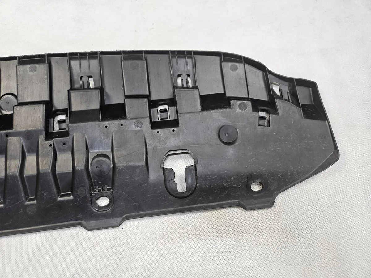 Skoda Superb 3 Front Bumper Spoiler 3V0807611 image 5