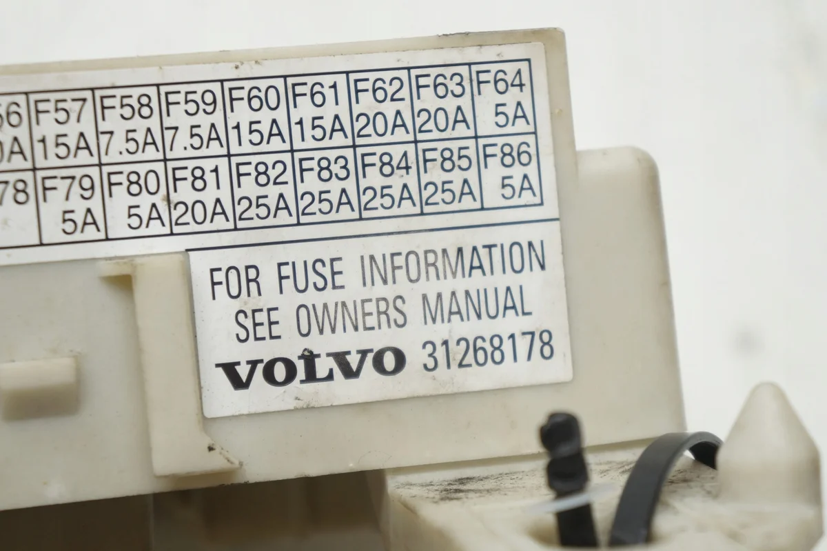 Boîtier BSI Volvo 31254903 - Occasion image 7