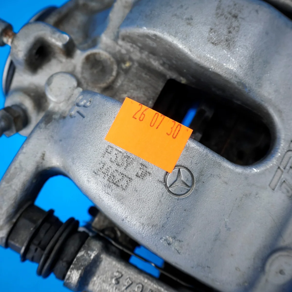 Bromsok bak vänster Mercedes W176 A2464232398 image 6