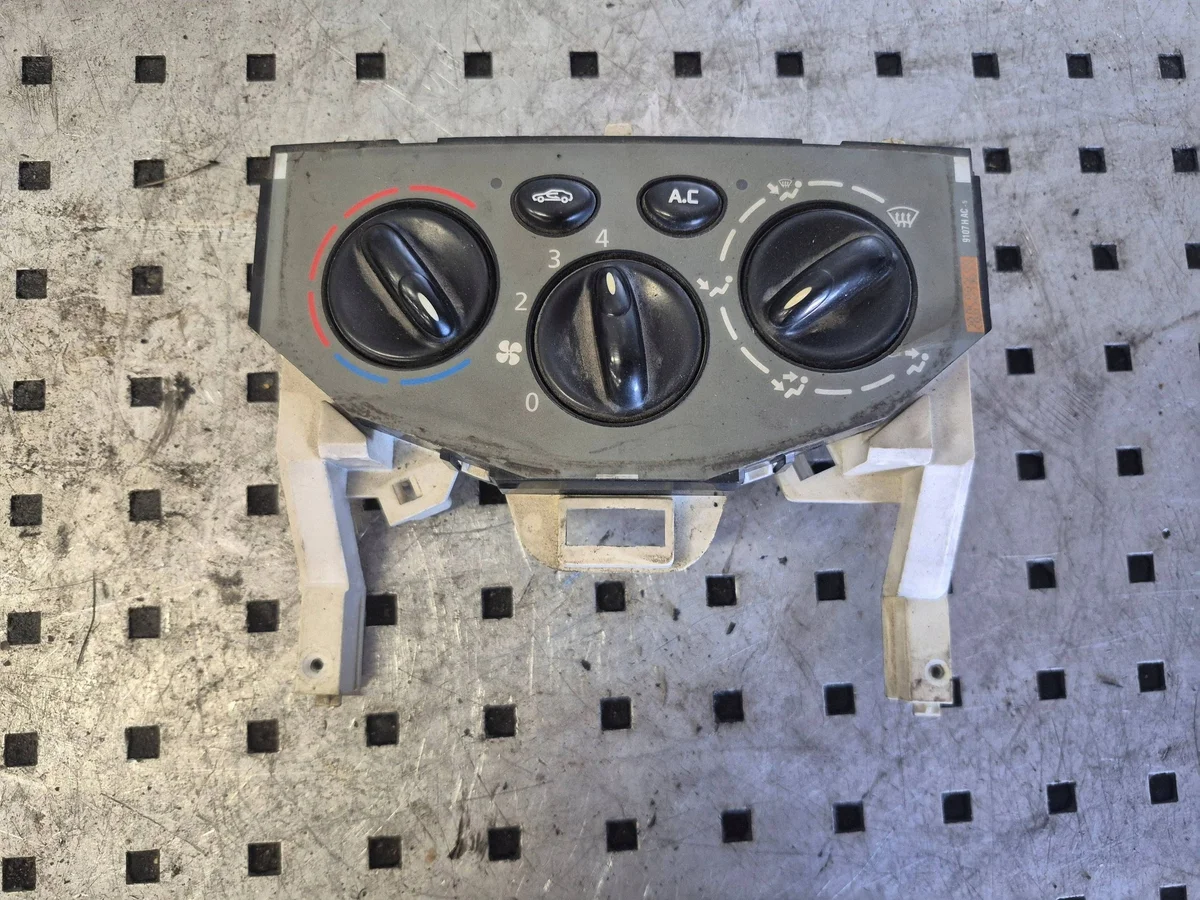 Renault Trafic II Klimaanlage Panel W964098P