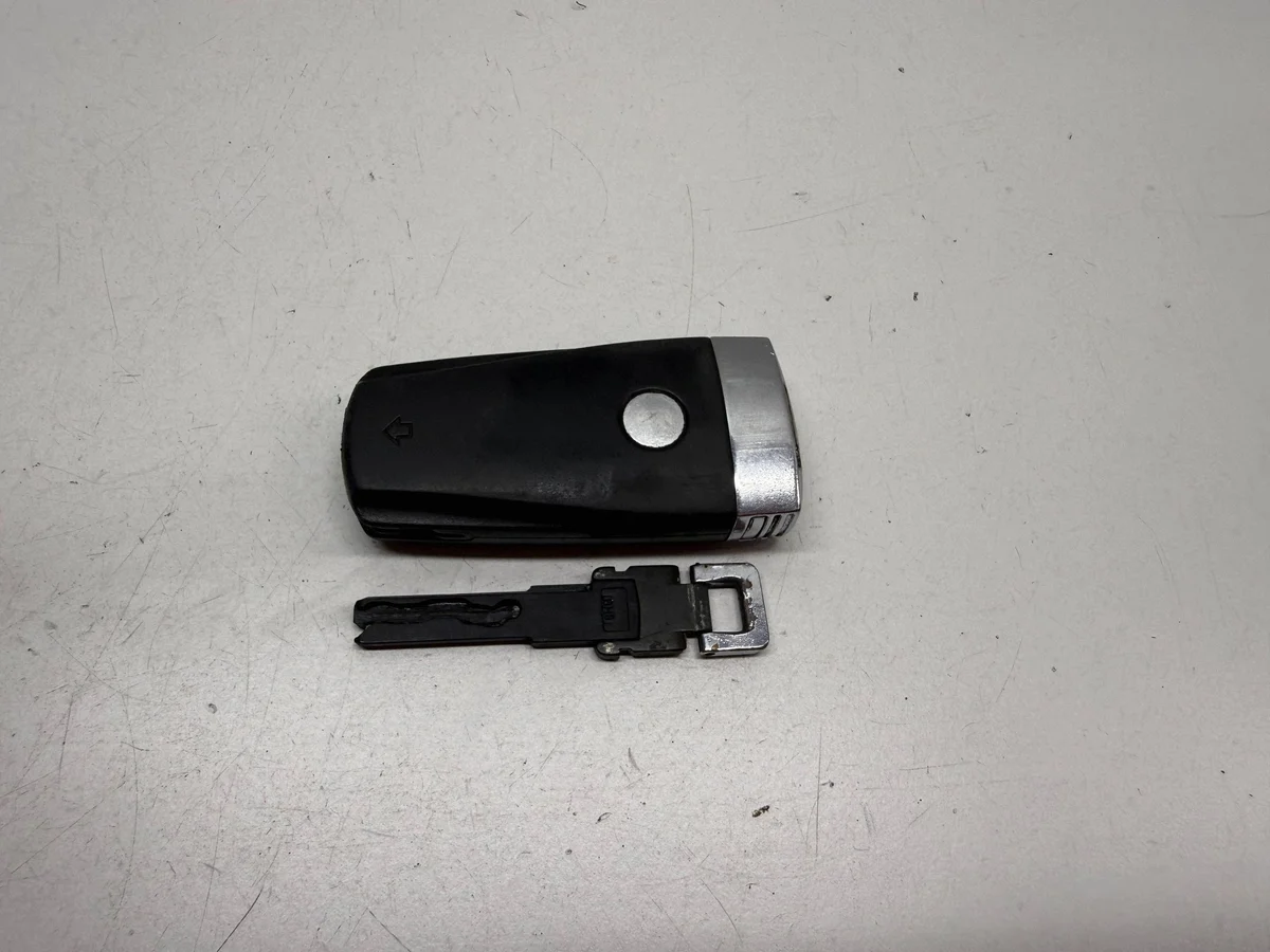 VW Passat B6 2008 Key Card CWM8490 image 3
