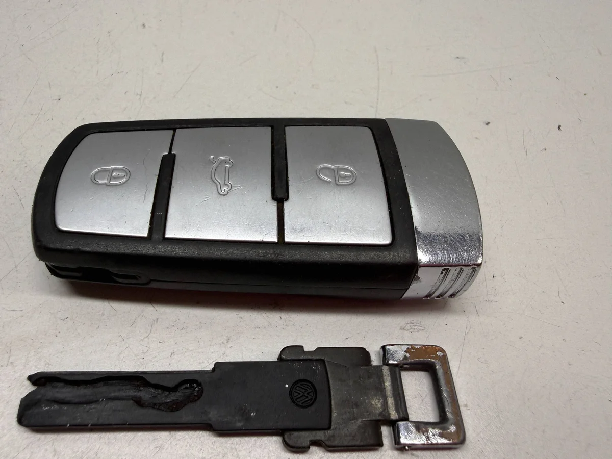 VW Passat B6 2008 Key Card CWM8490 image 4
