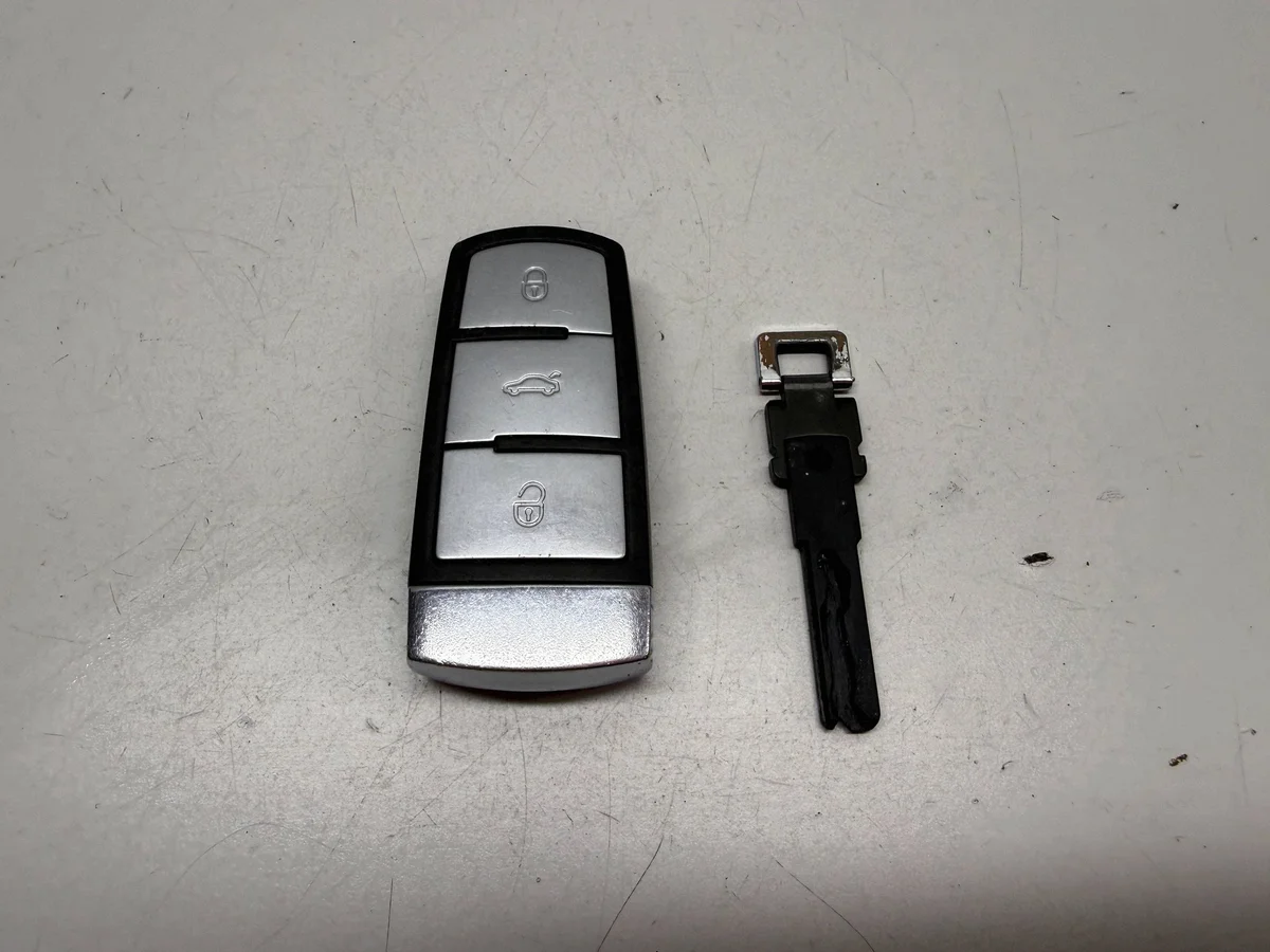 VW Passat B6 2008 Key Card CWM8490 image 5