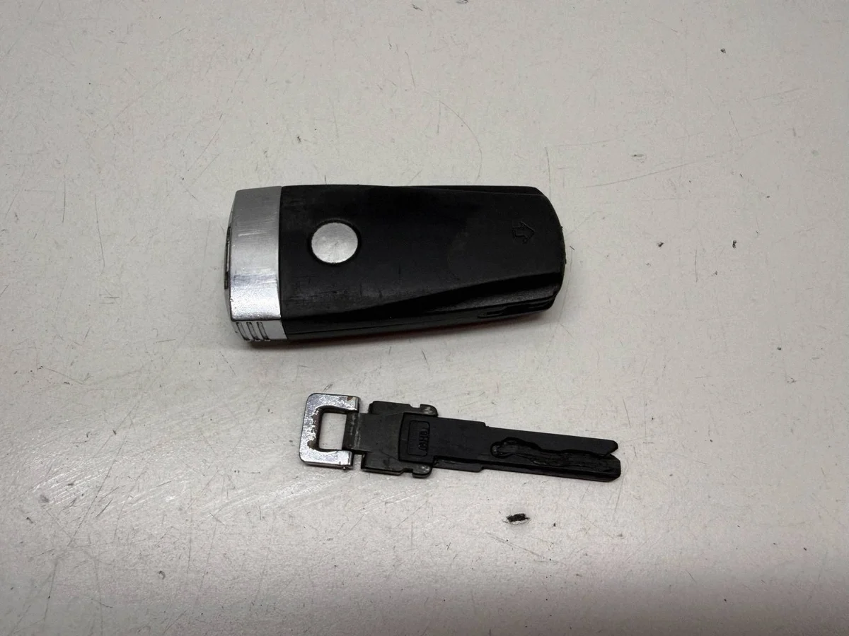 VW Passat B6 2008 Key Card CWM8490 image 6