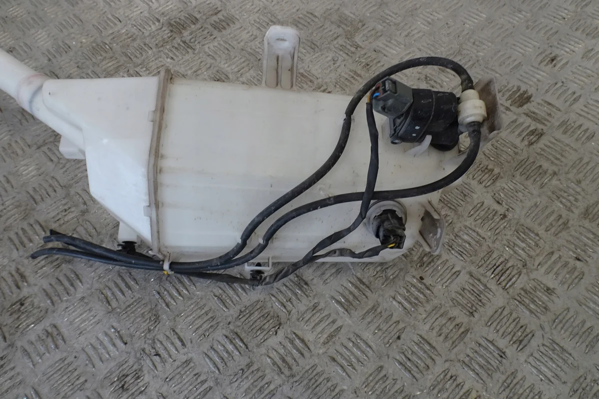 Kia Niro II sproeierreservoir pomp 98610-A1000 image 4