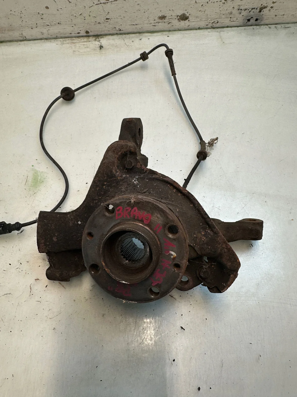 Bravo II 1.6 mjet Cubo Roda Dianteiro Direito