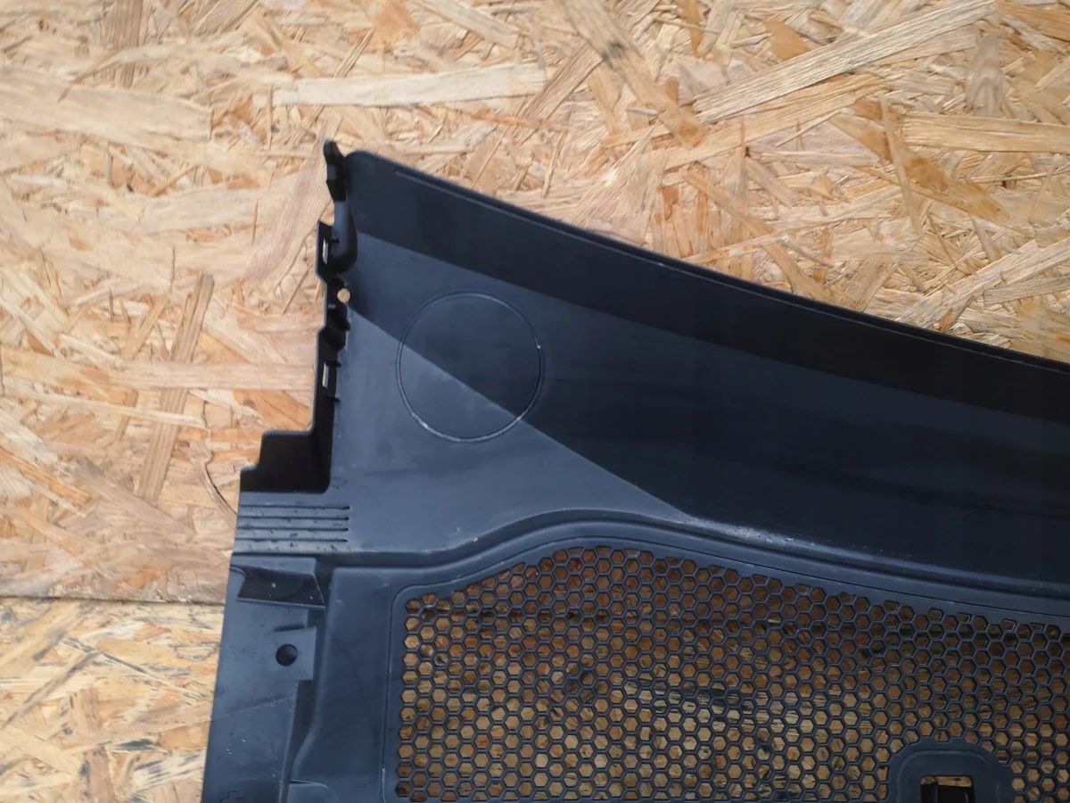 Peugeot 208 II Upper Right Windshield Panel image 6