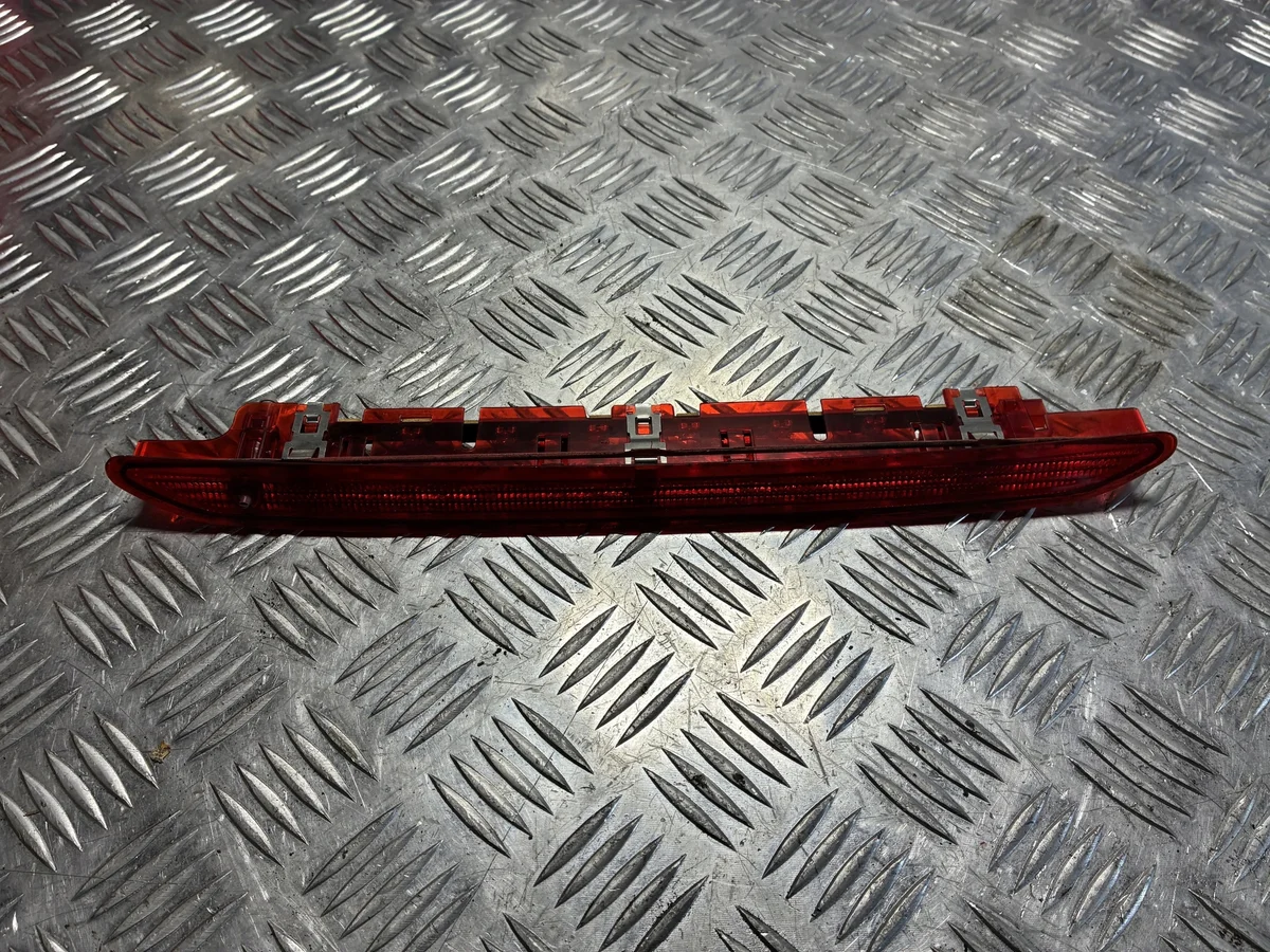 Seat Ateca 3. Bremsleuchte 5F0945097E