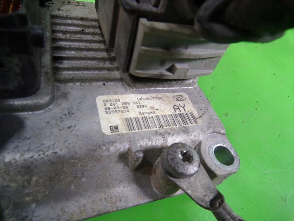 Opel Corsa D Z12XEP moottorinohjausyksikkö