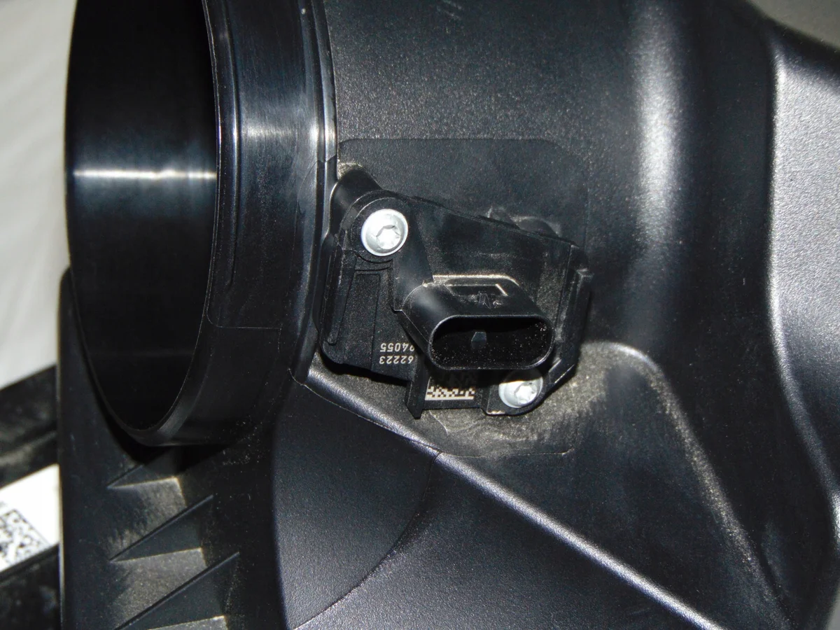 BMW X5 G05 50E Luftfilterhus Begagnat image 7