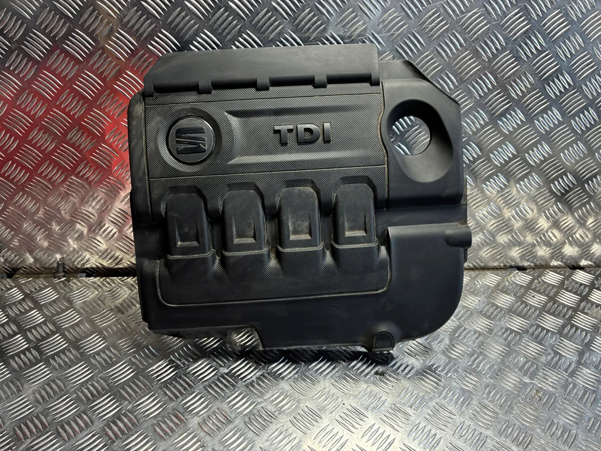 Cache moteur SEAT ATECA 2.0 TDI 04L103925T