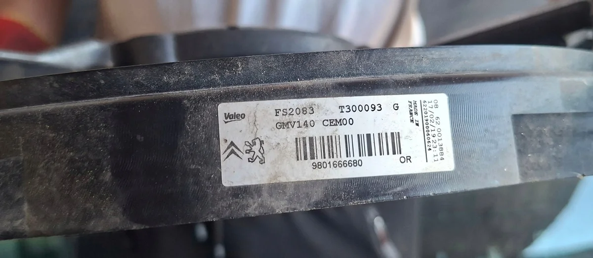 Peugeot 208 I jäähdyttimen puhallin 9801666680