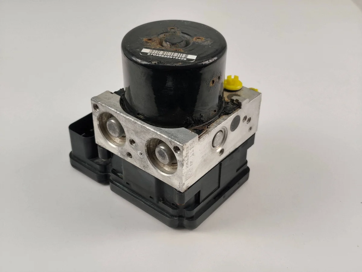 ABS-pumppu Ford Fiesta CV212C405CB