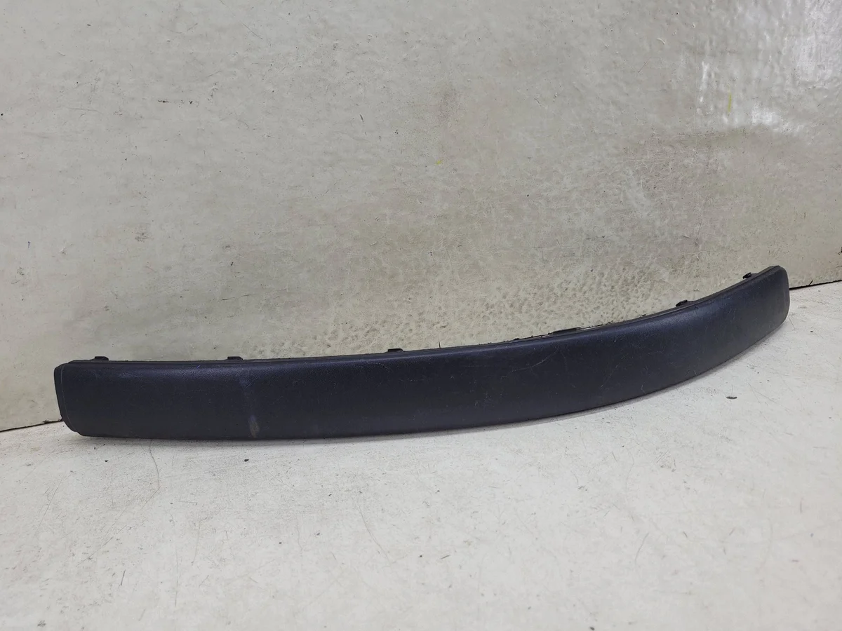 VW Passat B5 3B Lijst bumper rechts voor image 3