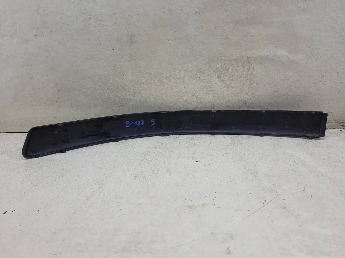 VW Passat B5 3B Lijst bumper rechts voor image 4