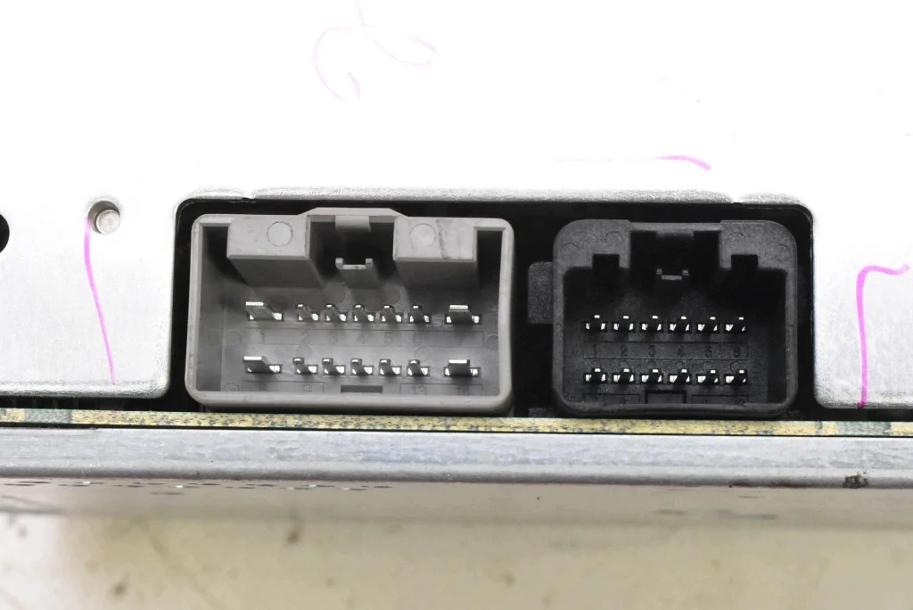 Radio Display Panel CD AUX Ford Fiesta MK7 image 7