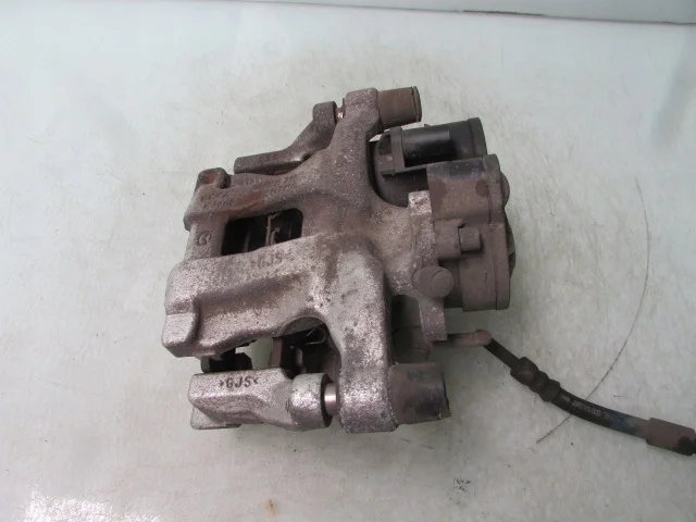 MAZDA 3 BP IV 2.0 19R BCKA26990A Pinça Esquerda