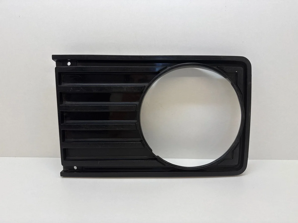Volkswagen I LT 281853655 Koplamp Bezel Gebruikt
