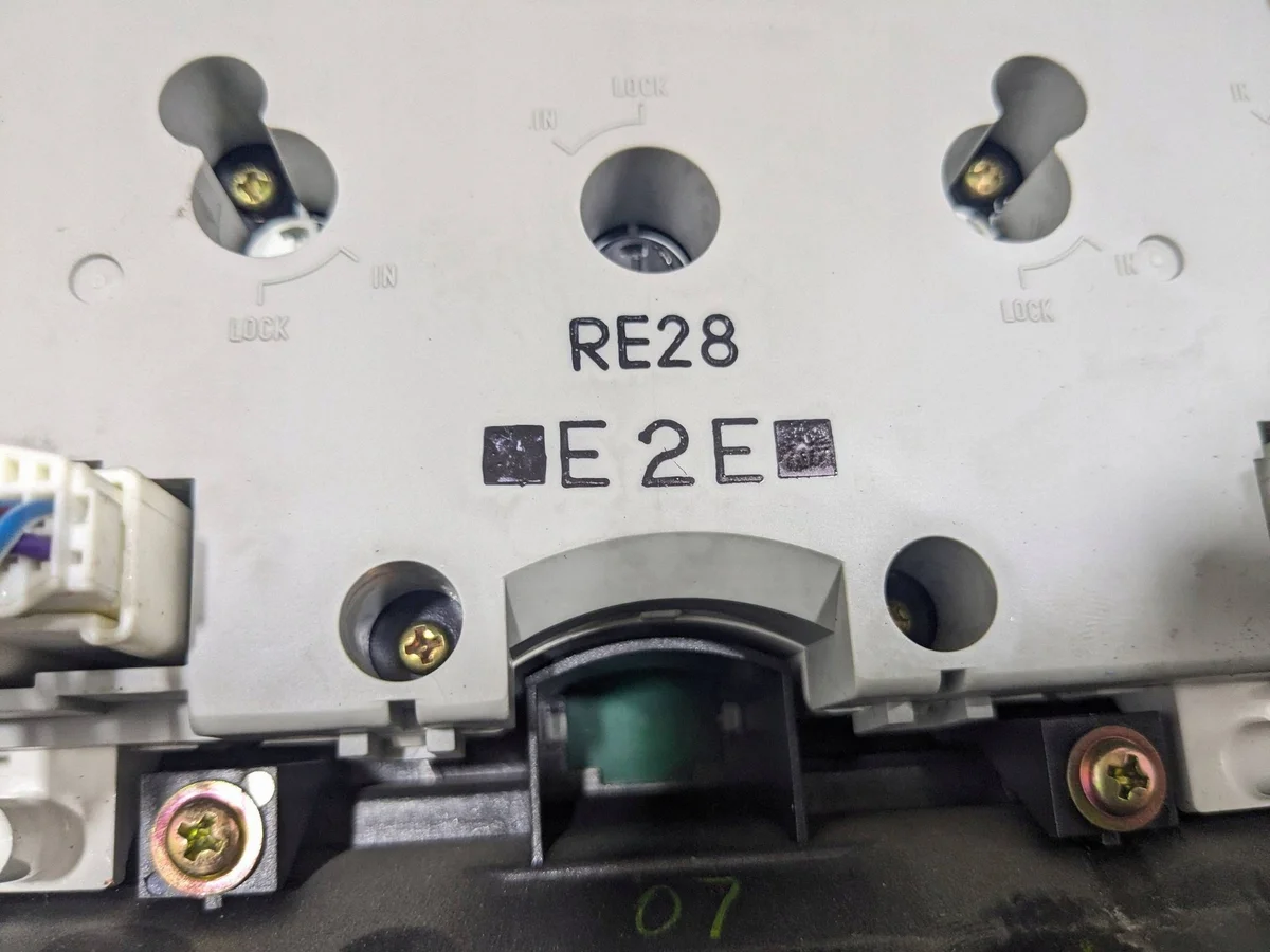 Mazda 6 GG Radio Panel Luftgaller FF011068B image 3