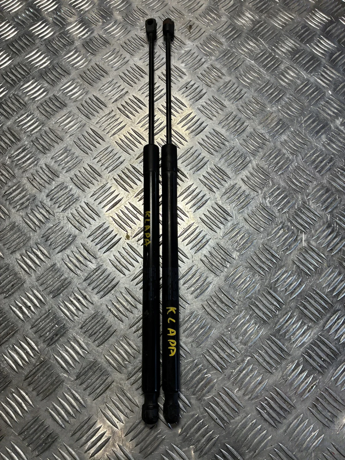 Seat Ateca 16- Trunk Lid Strut 575827550B