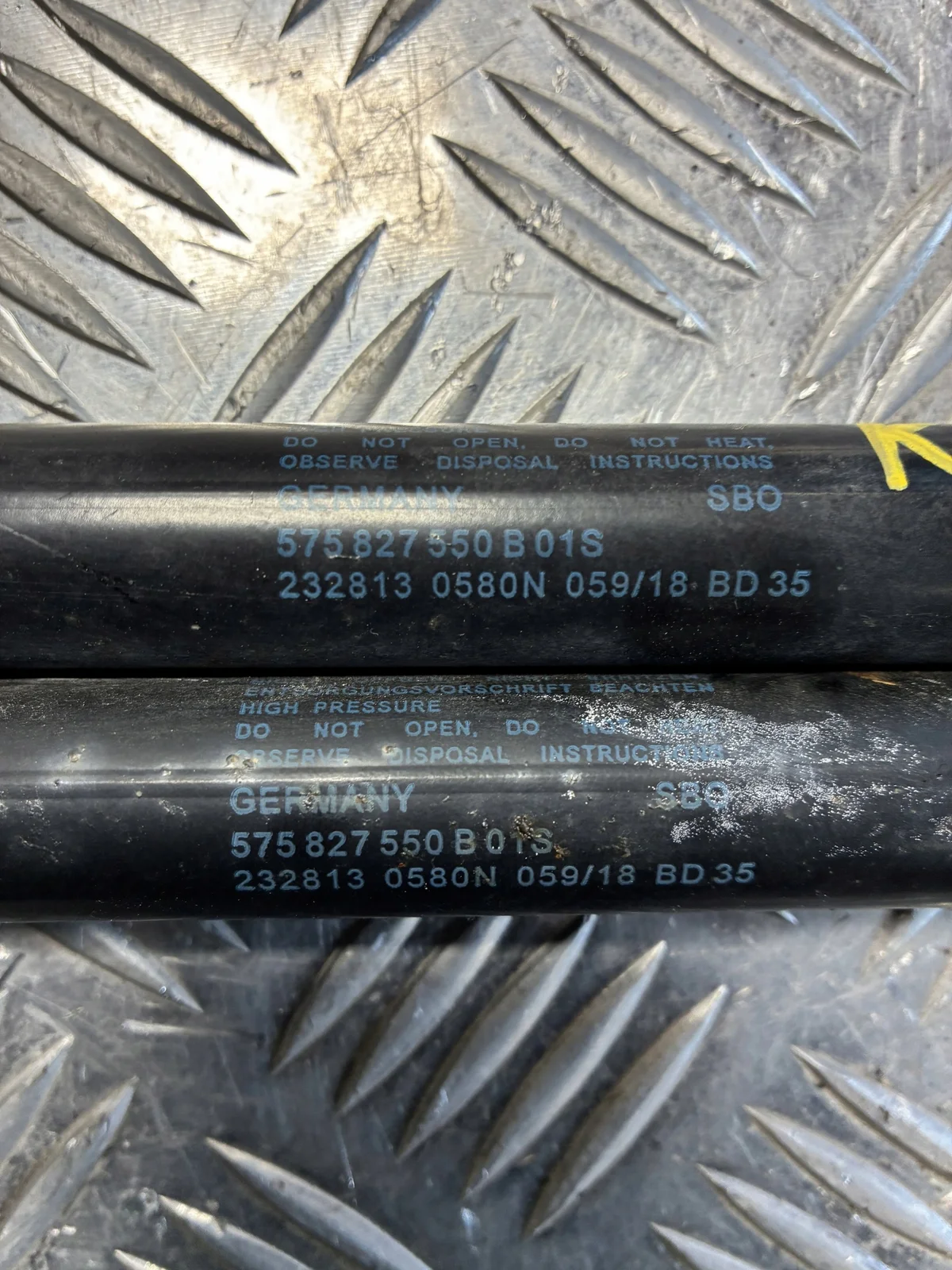 Kaasujousi SEAT ATECA 16- 575827550B