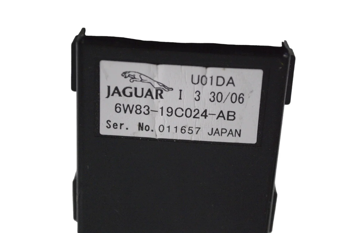 Antena Jaguar XK Coupe (X150) Usada image 4