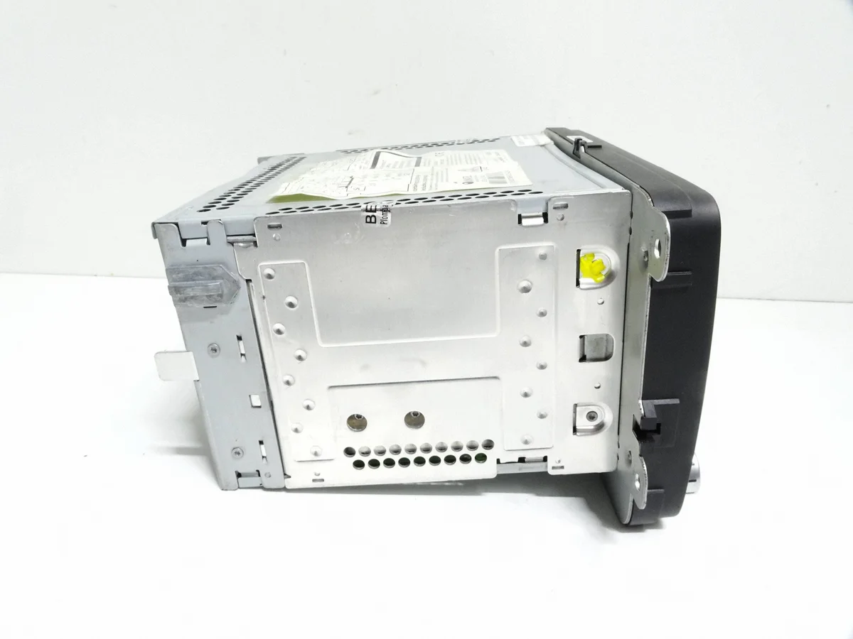 VW Passat B7 CC Radio Navigation 3C8035279B image 6