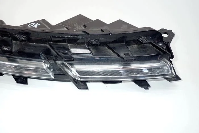 Citroen C5 Aircross 17- Halogen Höger LED DRL