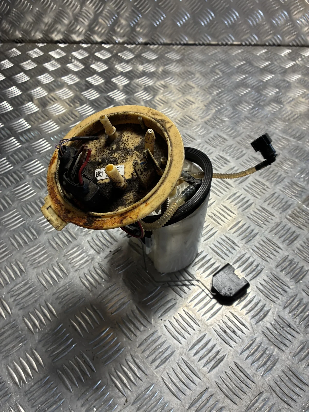 Polttoainepumppu SEAT ATECA 2.0 TDI 5Q0919050AQ