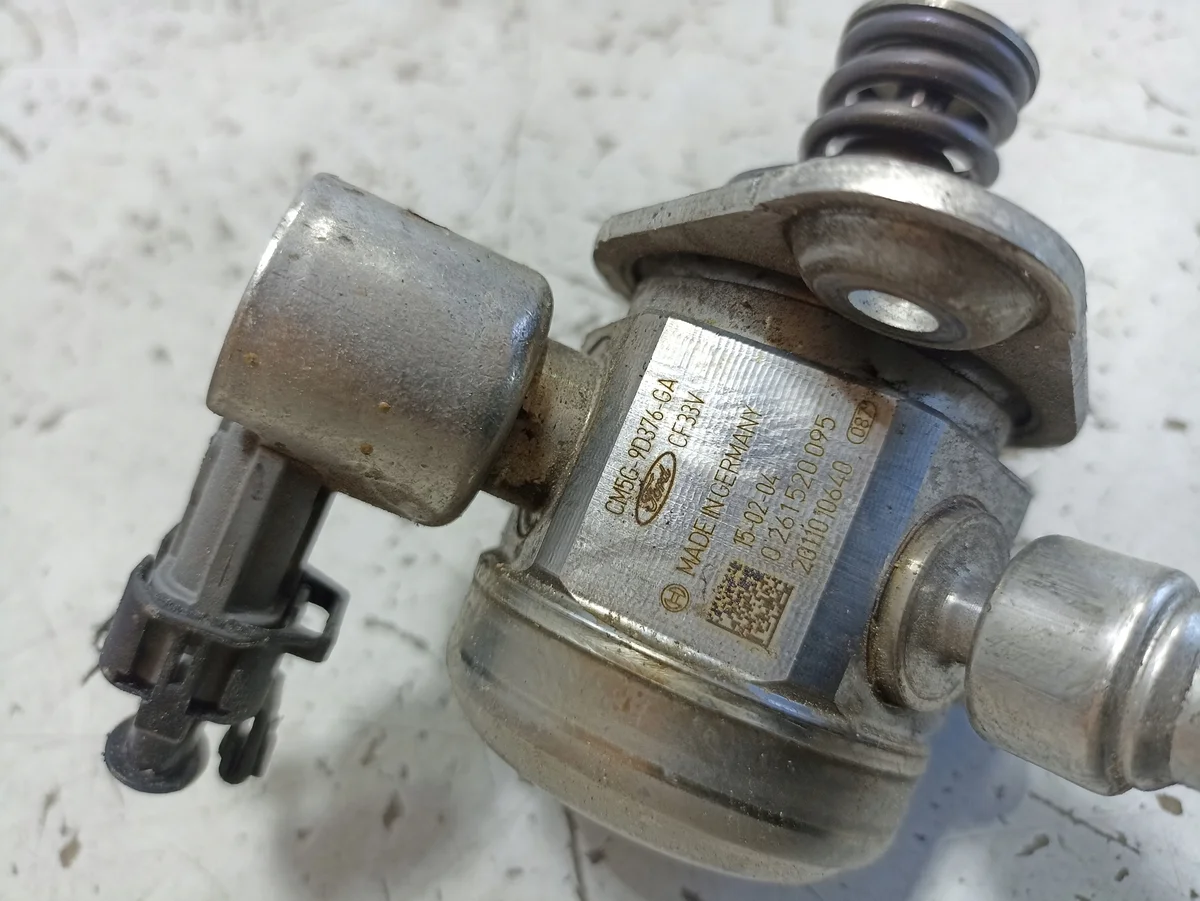 Ford Focus Mk3 Einspritzpumpe CM5G-9D376-GA image 4
