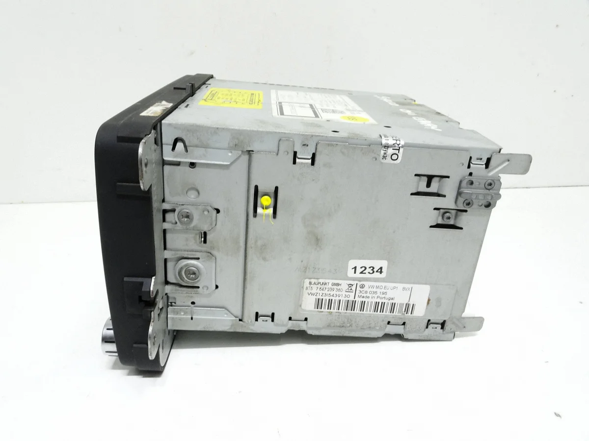VW Passat B6 Golf V Radio CD 3C8035195 image 4