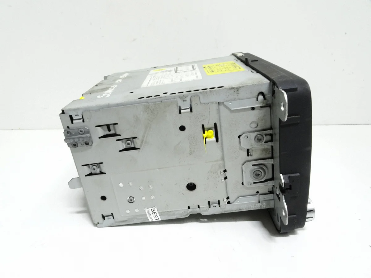 VW Passat B6 Golf V Radio CD 3C8035195 image 6