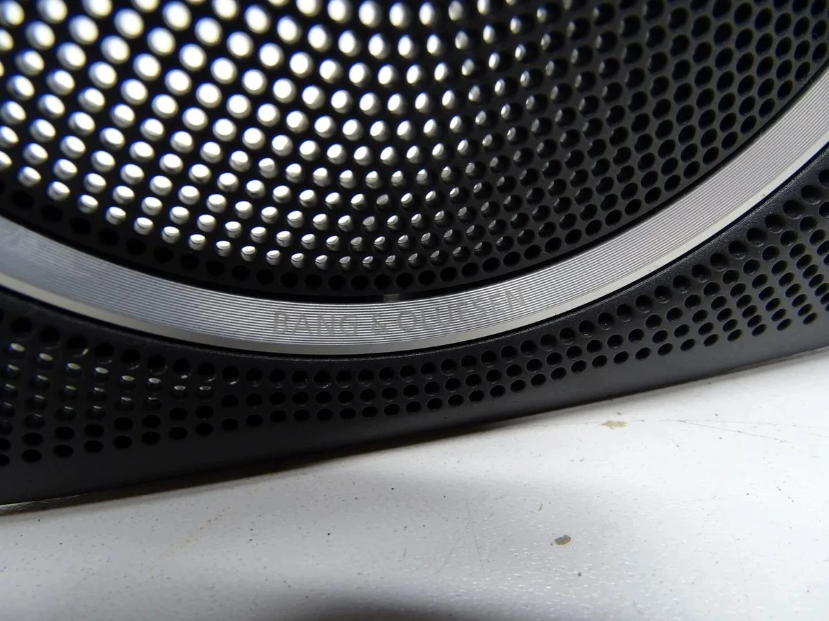Audi A4 B8 Luidsprekergrille Rechts Achter image 3
