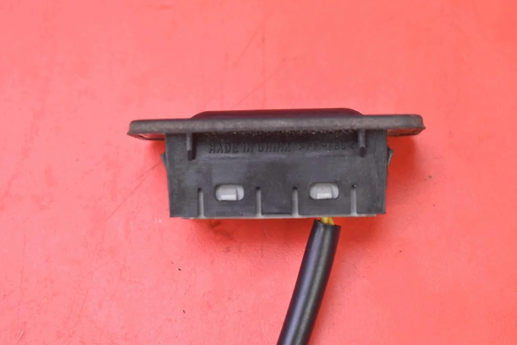 Opel Mokka A Tailgate Button Handle Used image 5