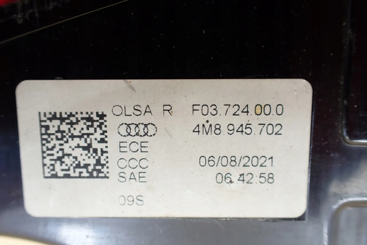 Audi Q8 18- Sumuvalo Takana 4M8945702 image 5