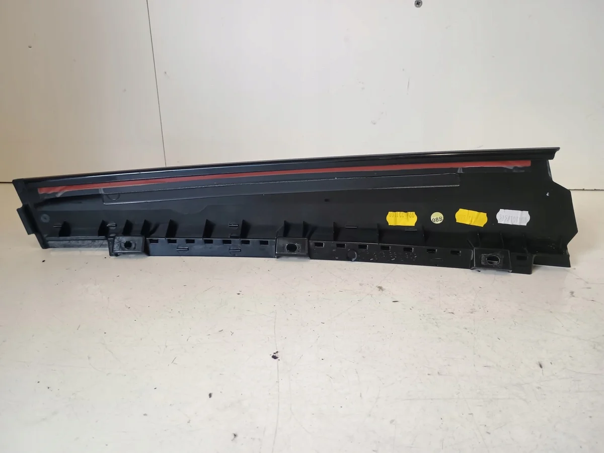 VW Golf VI dörrlister stolpe höger fram