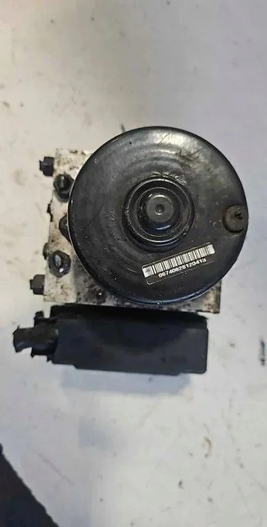 ABS Pump VW Polo IV (9N_) 6Q0907379F image 5