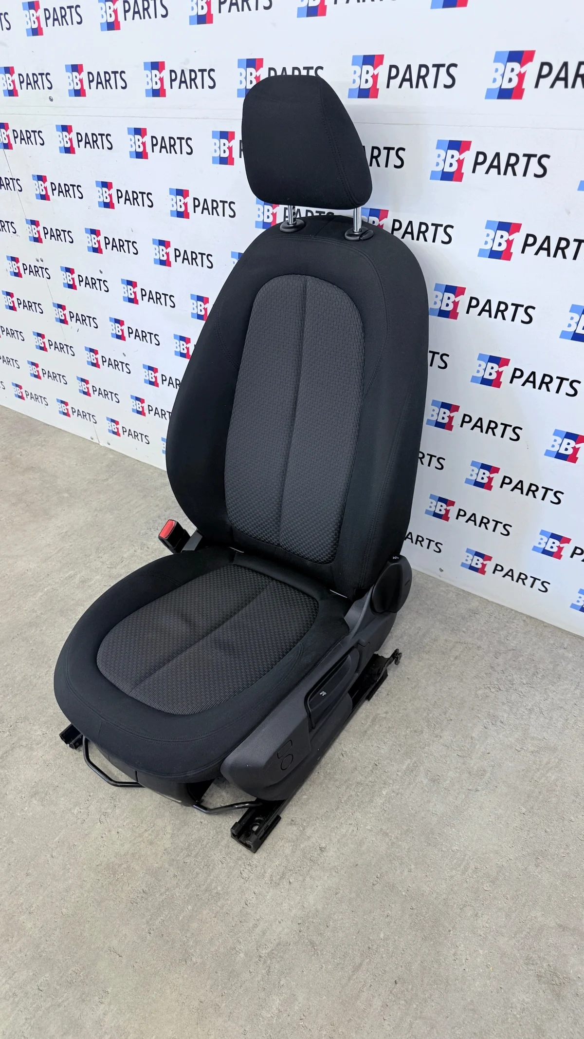 BMW F48 X1 etuistuin vasen, lämmitettävä