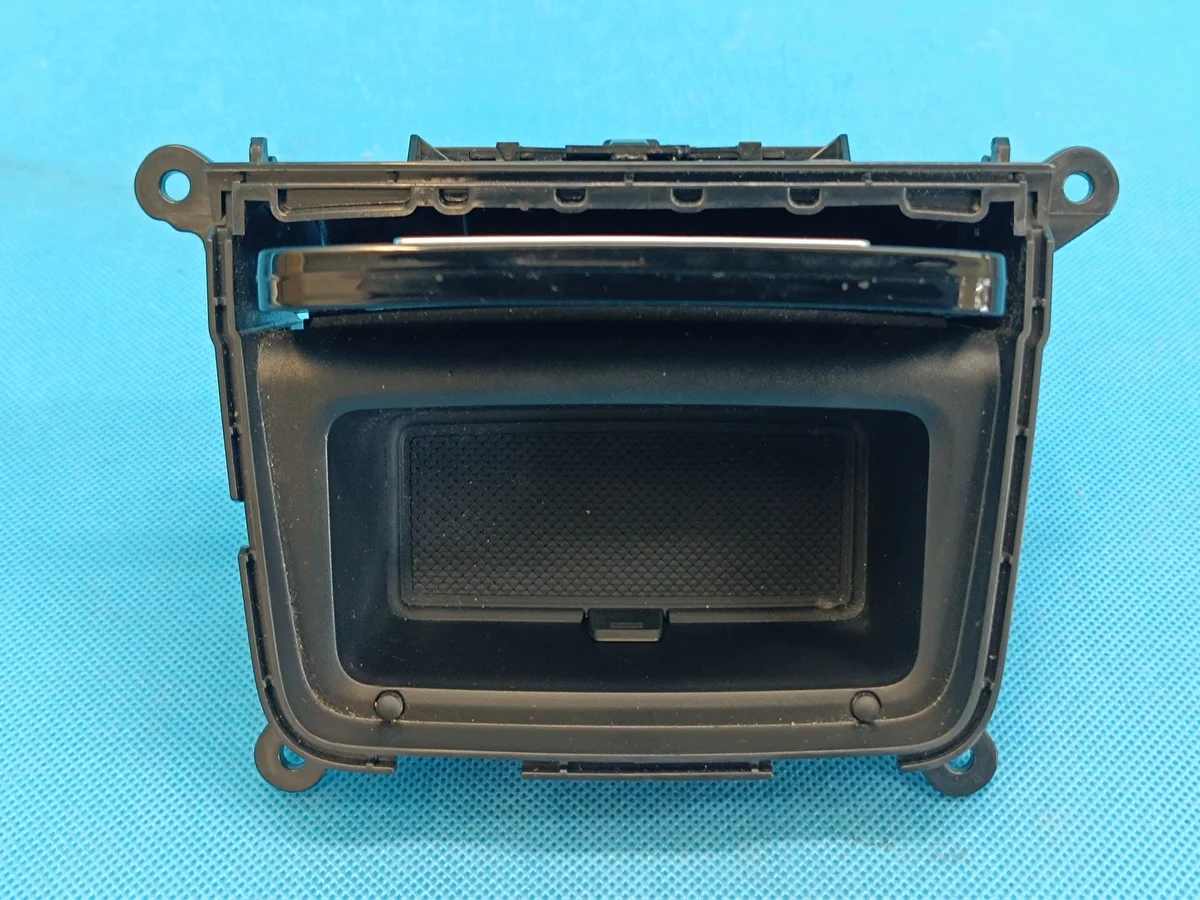 Audi A4 B9 2.0 TFSI 8W1863084 Console Usada