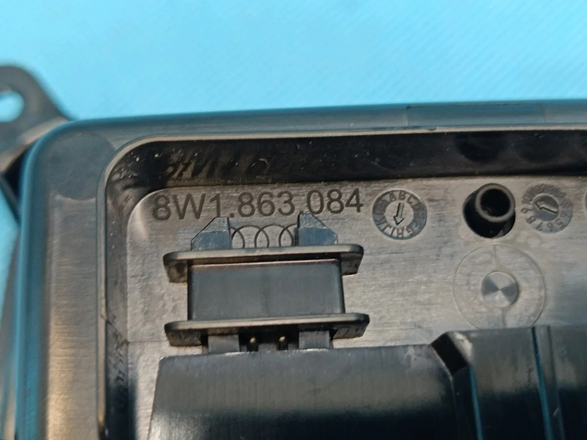 Audi A4 B9 8W1863084 Console Centrale image 9