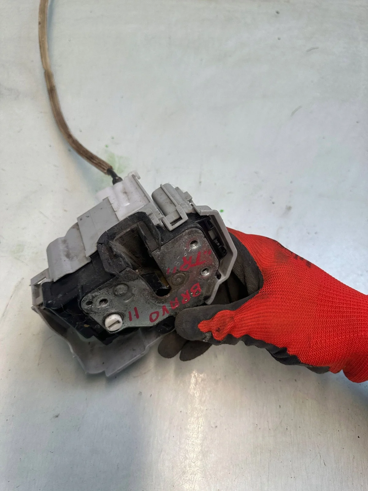 Bakdörrlås höger Fiat Bravo II 51827959