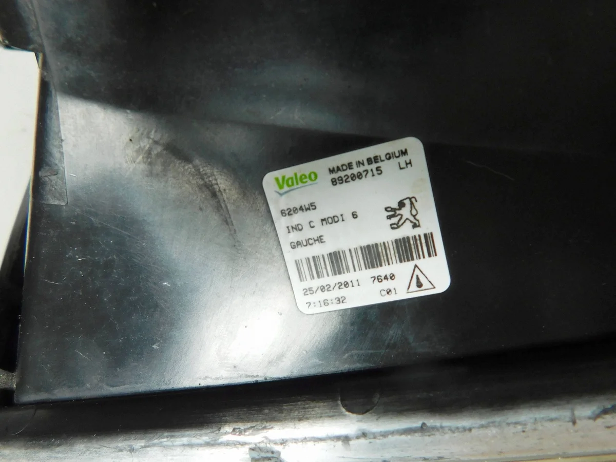 Nebelscheinwerfer Peugeot 607 03-06 Links image 4