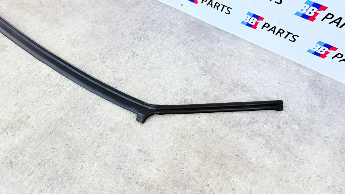 BMW F48 X1 Joint de capot 7329384 image 3